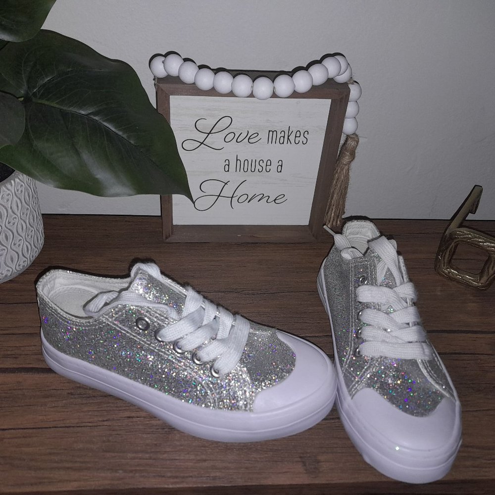 Little girl shose